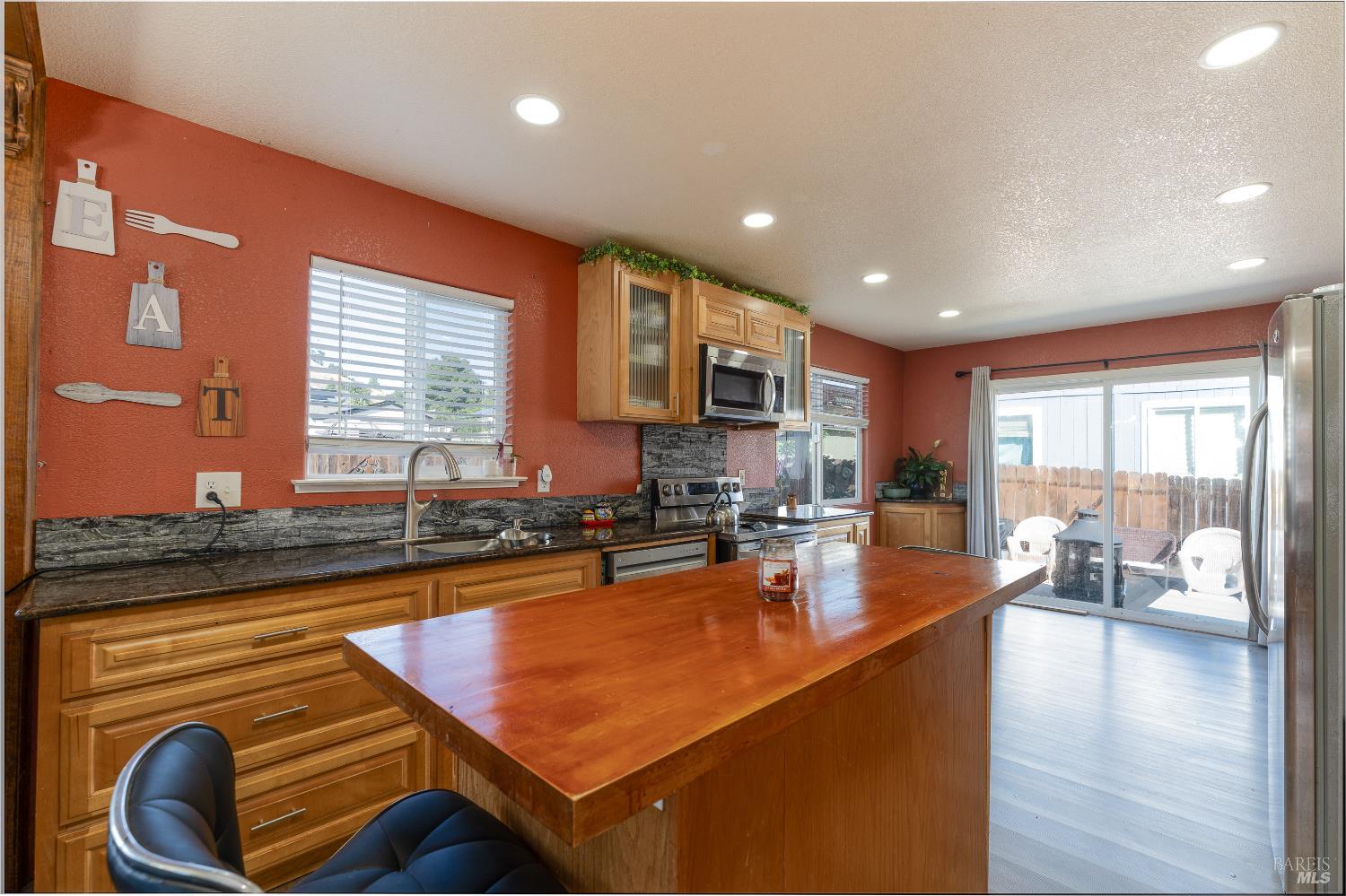 Detail Gallery Image 11 of 26 For 200 Island View Dr, Lakeport,  CA 95453 - 3 Beds | 2 Baths