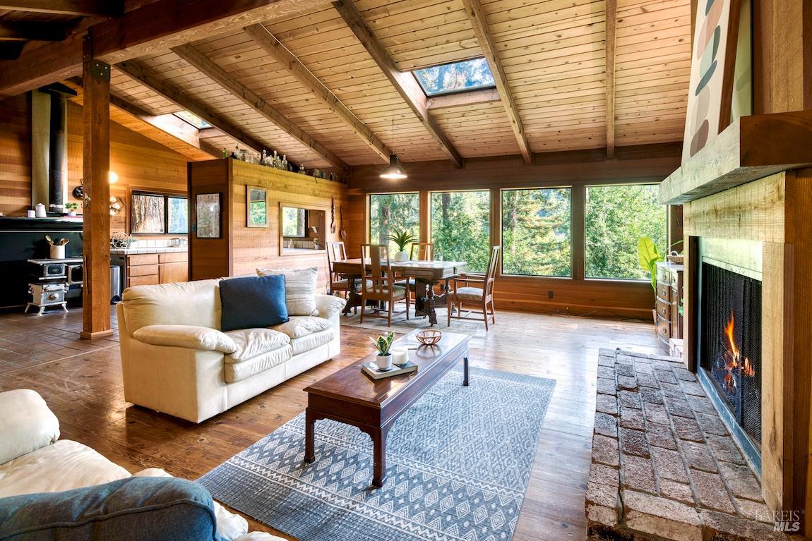 Detail Gallery Image 14 of 44 For 21684 Starrett Hill Dr, Monte Rio,  CA 95462 - 3 Beds | 1 Baths