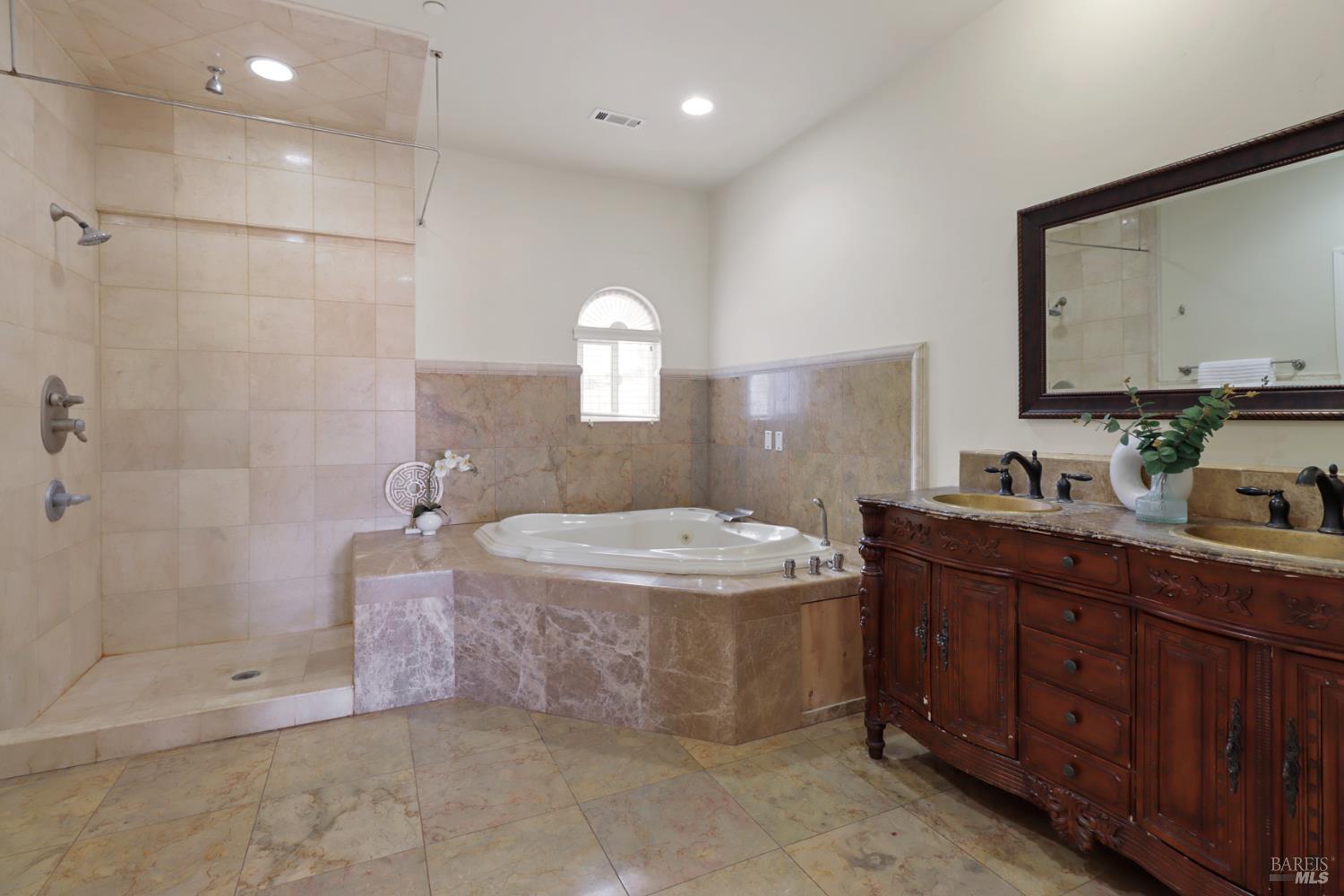 Detail Gallery Image 76 of 98 For 3945 Joslin Ln, Vacaville,  CA 95688 - 6 Beds | 5/4 Baths