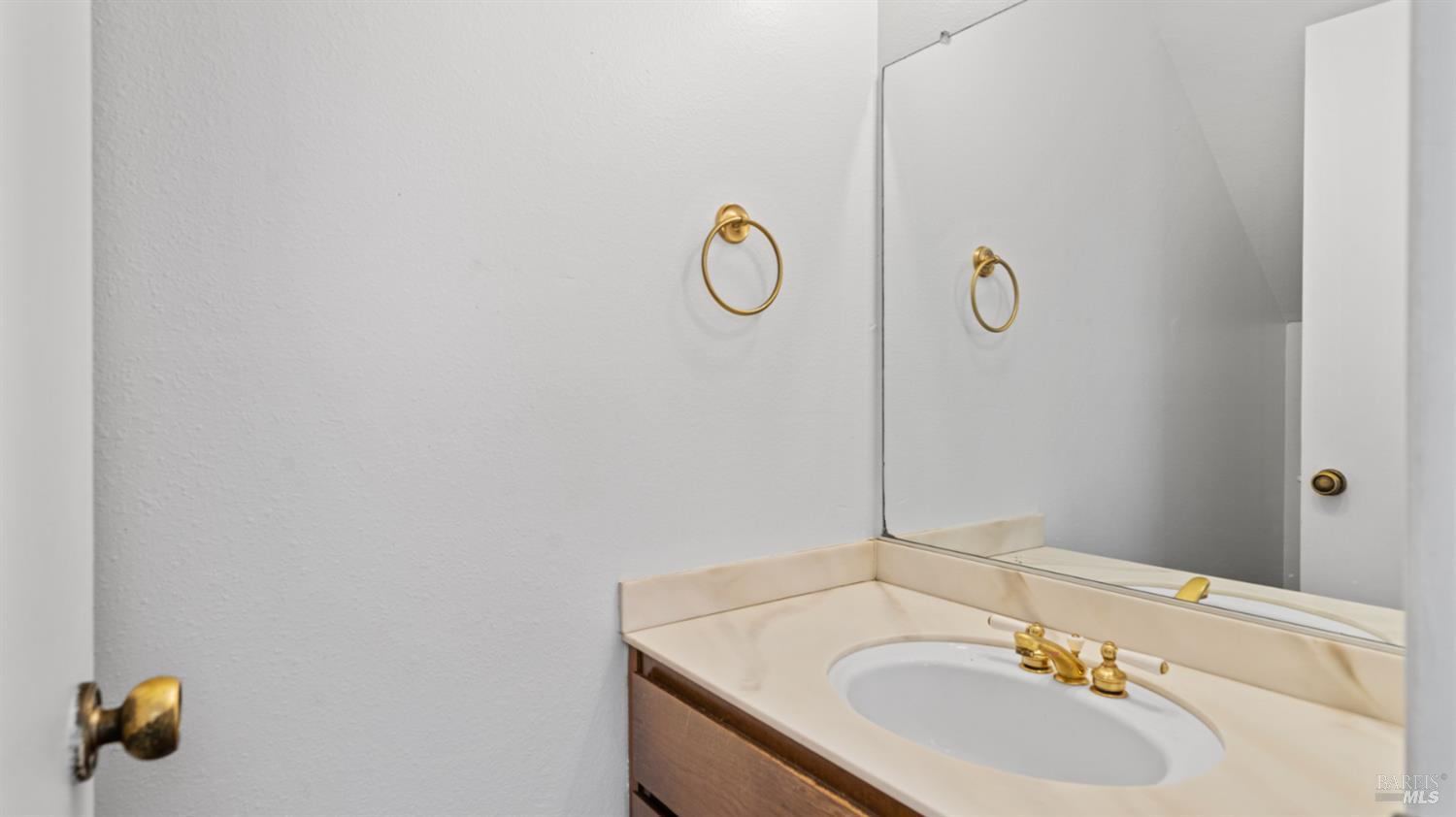 Detail Gallery Image 10 of 30 For 19 Burdell Ct, Novato,  CA 94949 - 2 Beds | 1/1 Baths