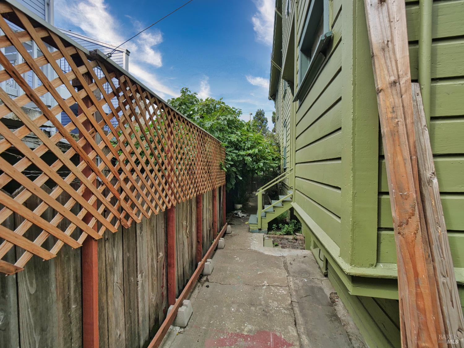 Detail Gallery Image 32 of 33 For 1014 Castro St, Oakland,  CA 94607 - – Beds | – Baths