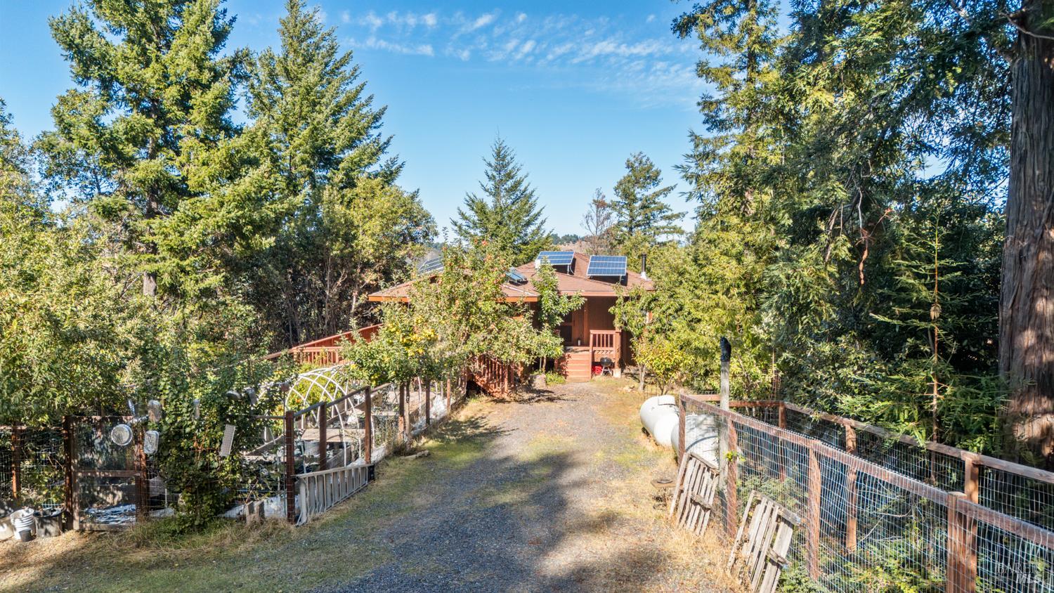 Detail Gallery Image 4 of 23 For 16460 Walker Lake Rd, Willits,  CA 95490 - 3 Beds | 1 Baths