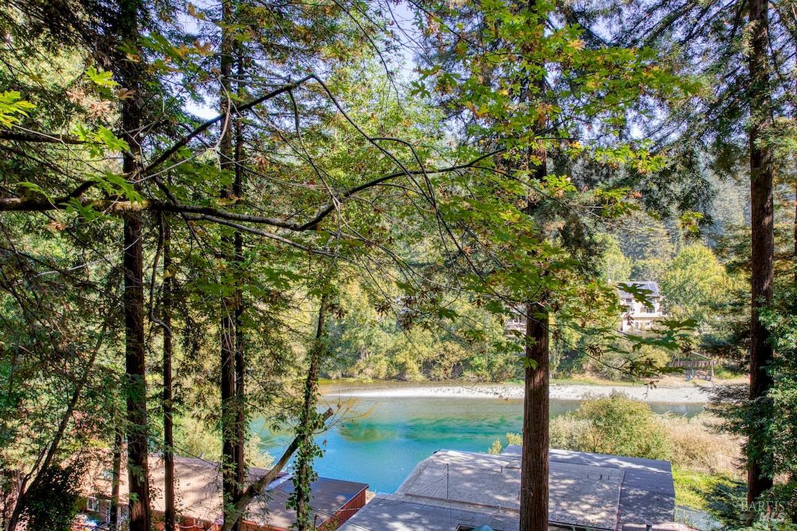 Detail Gallery Image 4 of 44 For 21684 Starrett Hill Dr, Monte Rio,  CA 95462 - 3 Beds | 1 Baths