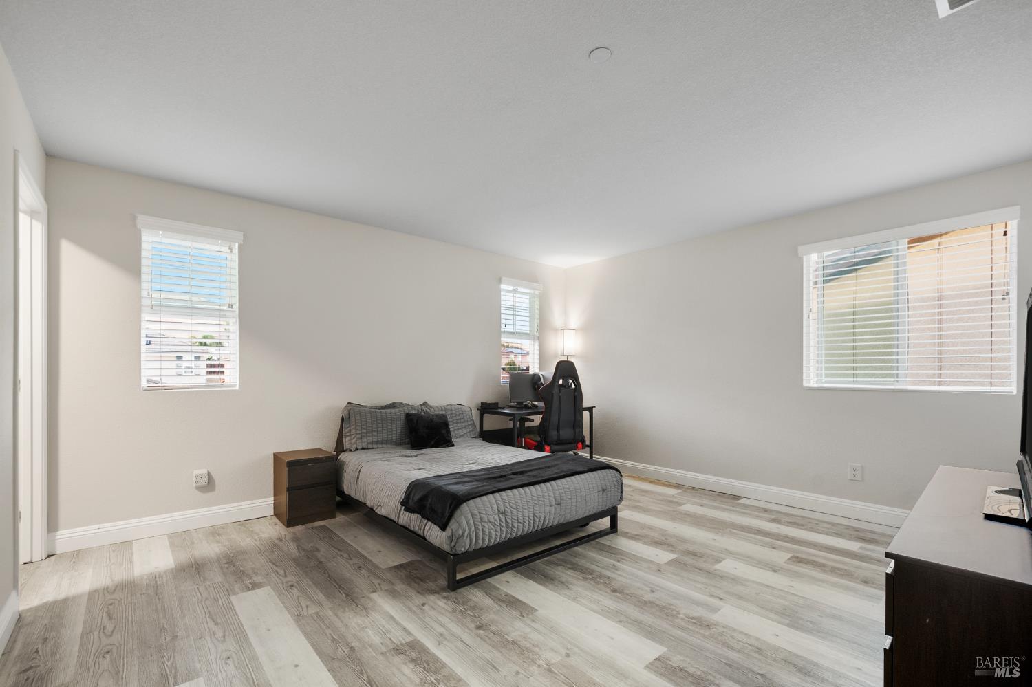 Detail Gallery Image 37 of 71 For 2437 Sanders Ln, Fairfield,  CA 94533 - 5 Beds | 4 Baths