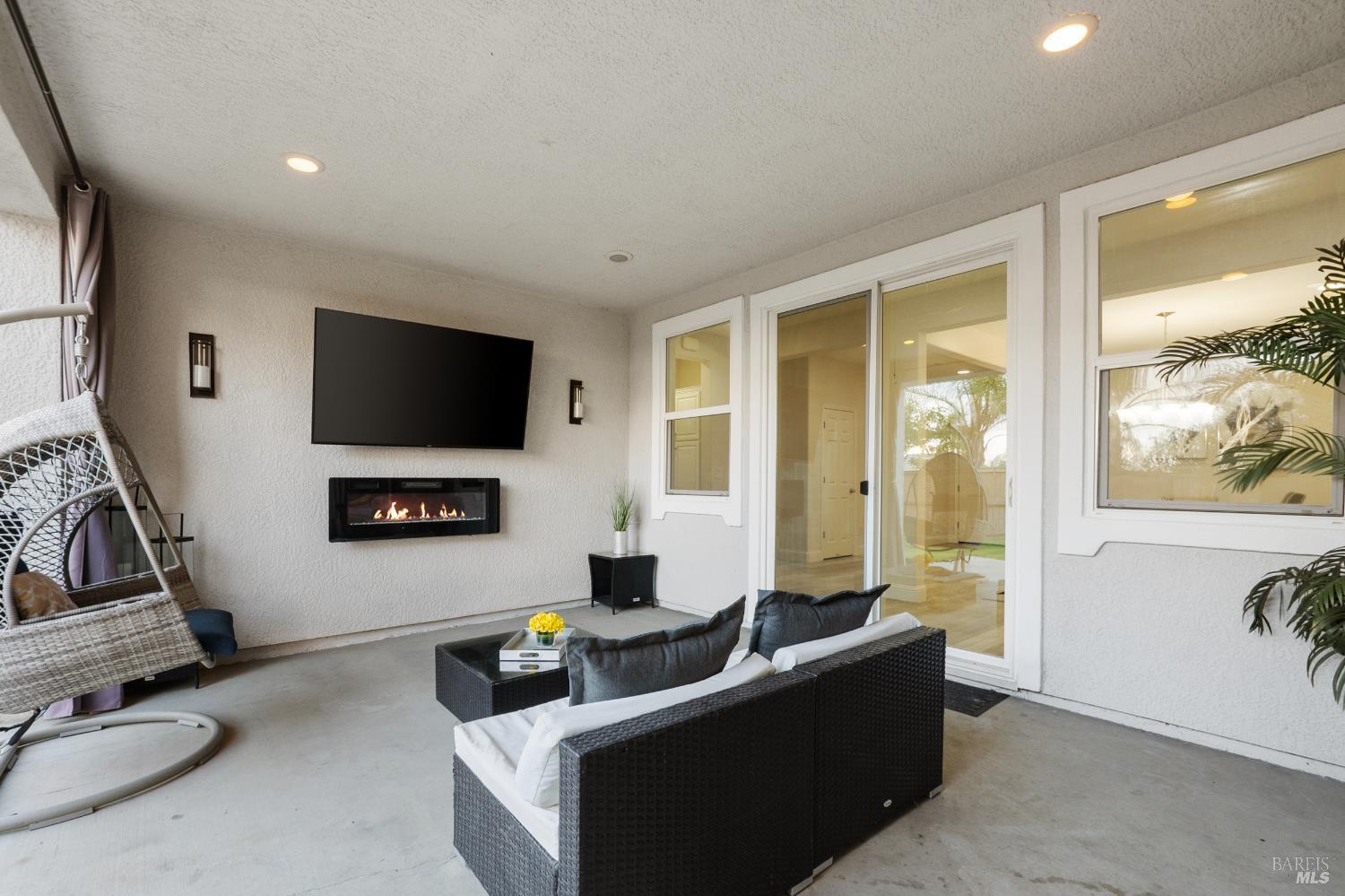 Detail Gallery Image 56 of 71 For 2437 Sanders Ln, Fairfield,  CA 94533 - 5 Beds | 4 Baths