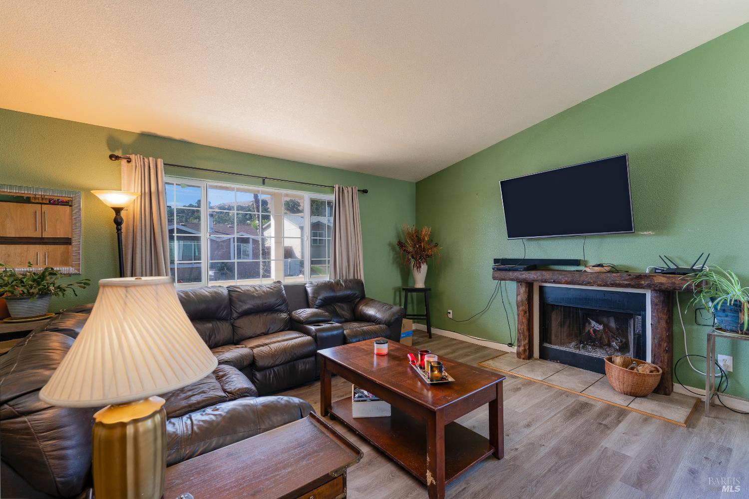 Detail Gallery Image 2 of 26 For 200 Island View Dr, Lakeport,  CA 95453 - 3 Beds | 2 Baths