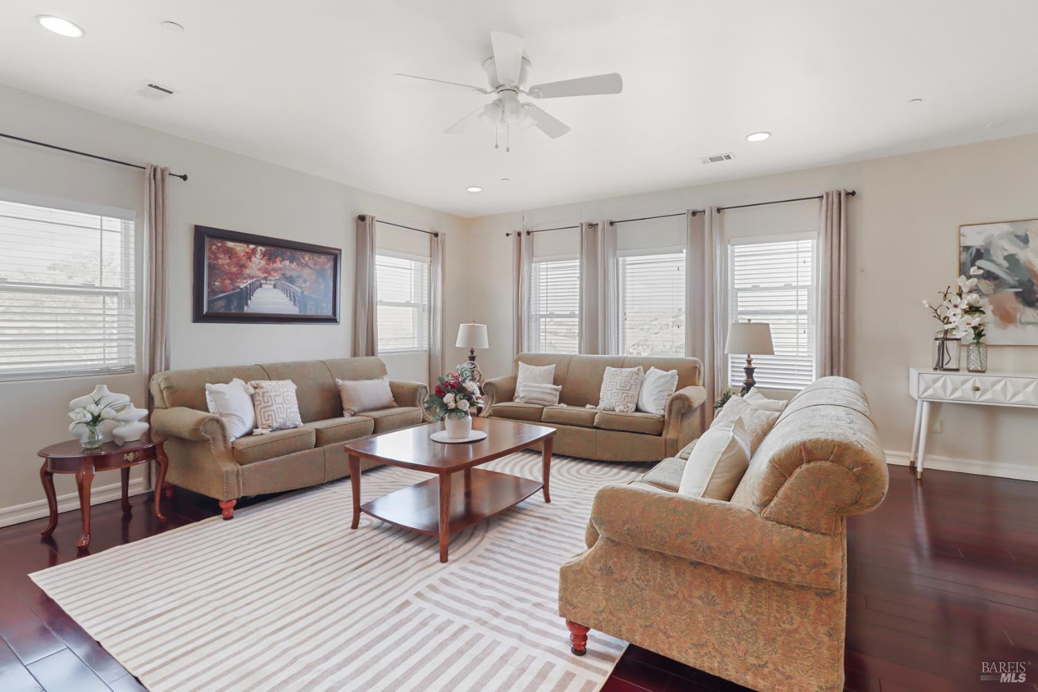 Detail Gallery Image 40 of 98 For 3945 Joslin Ln, Vacaville,  CA 95688 - 6 Beds | 5/4 Baths