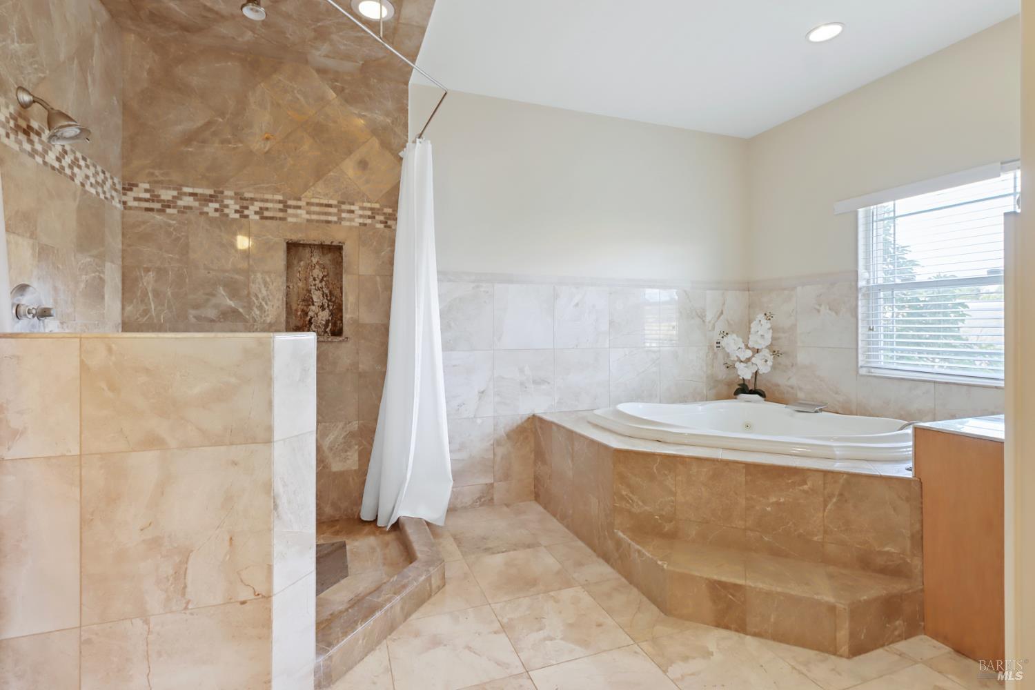 Detail Gallery Image 49 of 98 For 3945 Joslin Ln, Vacaville,  CA 95688 - 6 Beds | 5/4 Baths