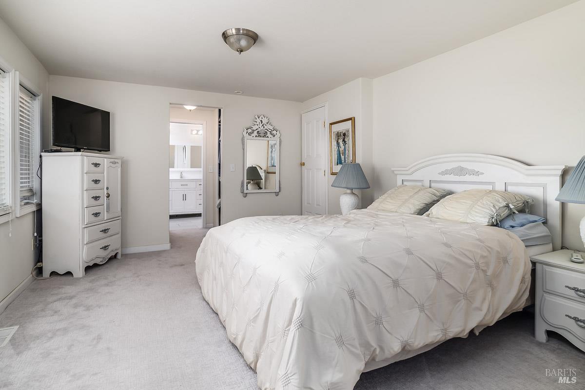 Detail Gallery Image 13 of 24 For 14 Fair Dr, San Rafael,  CA 94901 - 3 Beds | 3 Baths