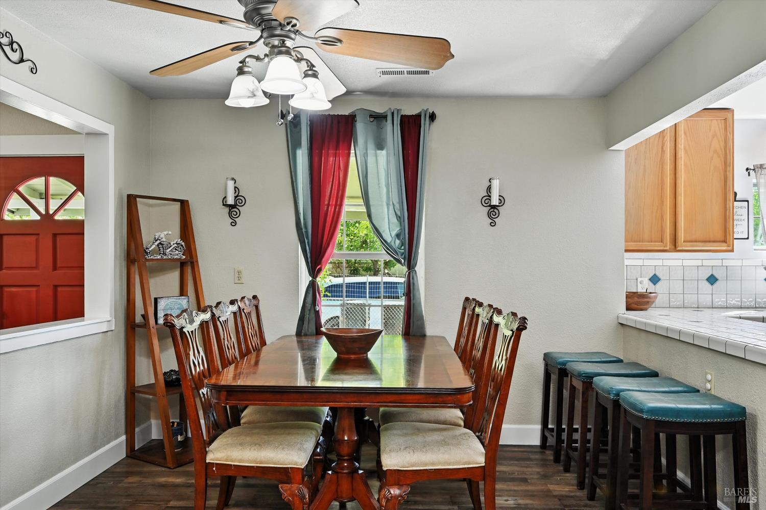 Detail Gallery Image 5 of 39 For 4397 Country Club Dr, Lucerne,  CA 95458 - 4 Beds | 2 Baths