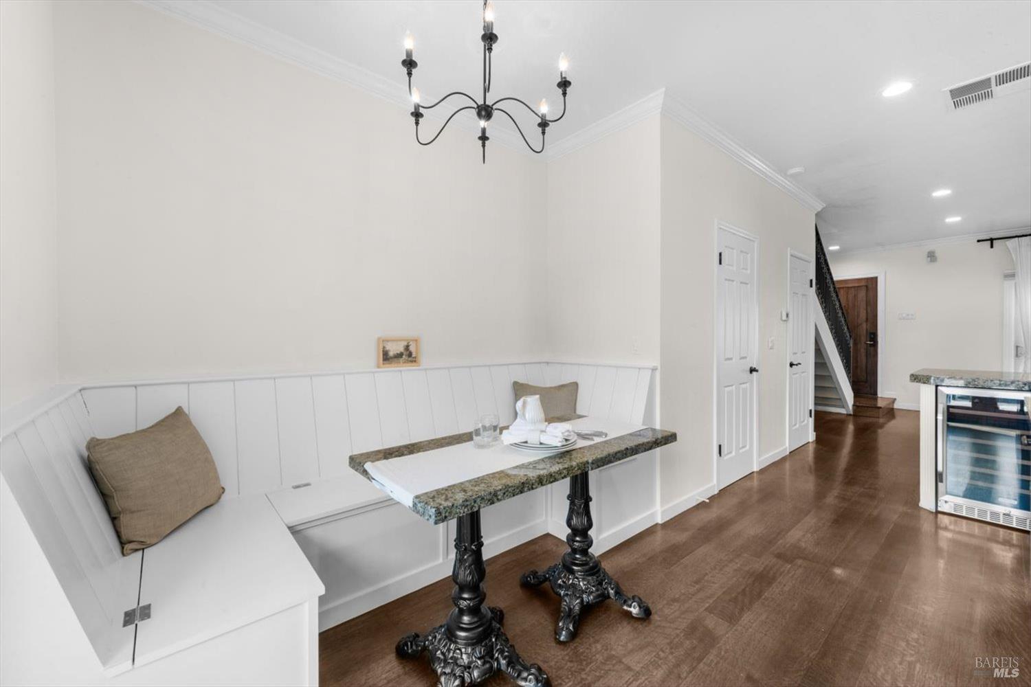 Detail Gallery Image 12 of 40 For 945 Hunt Ave, Saint Helena,  CA 94574 - 2 Beds | 2/1 Baths