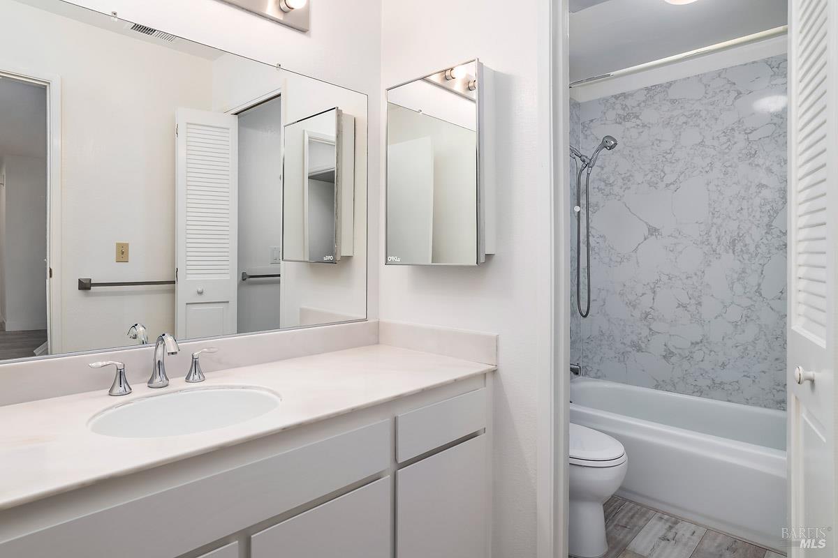 Detail Gallery Image 8 of 20 For 16 California Condor Way, Novato,  CA 94949 - 3 Beds | 2 Baths