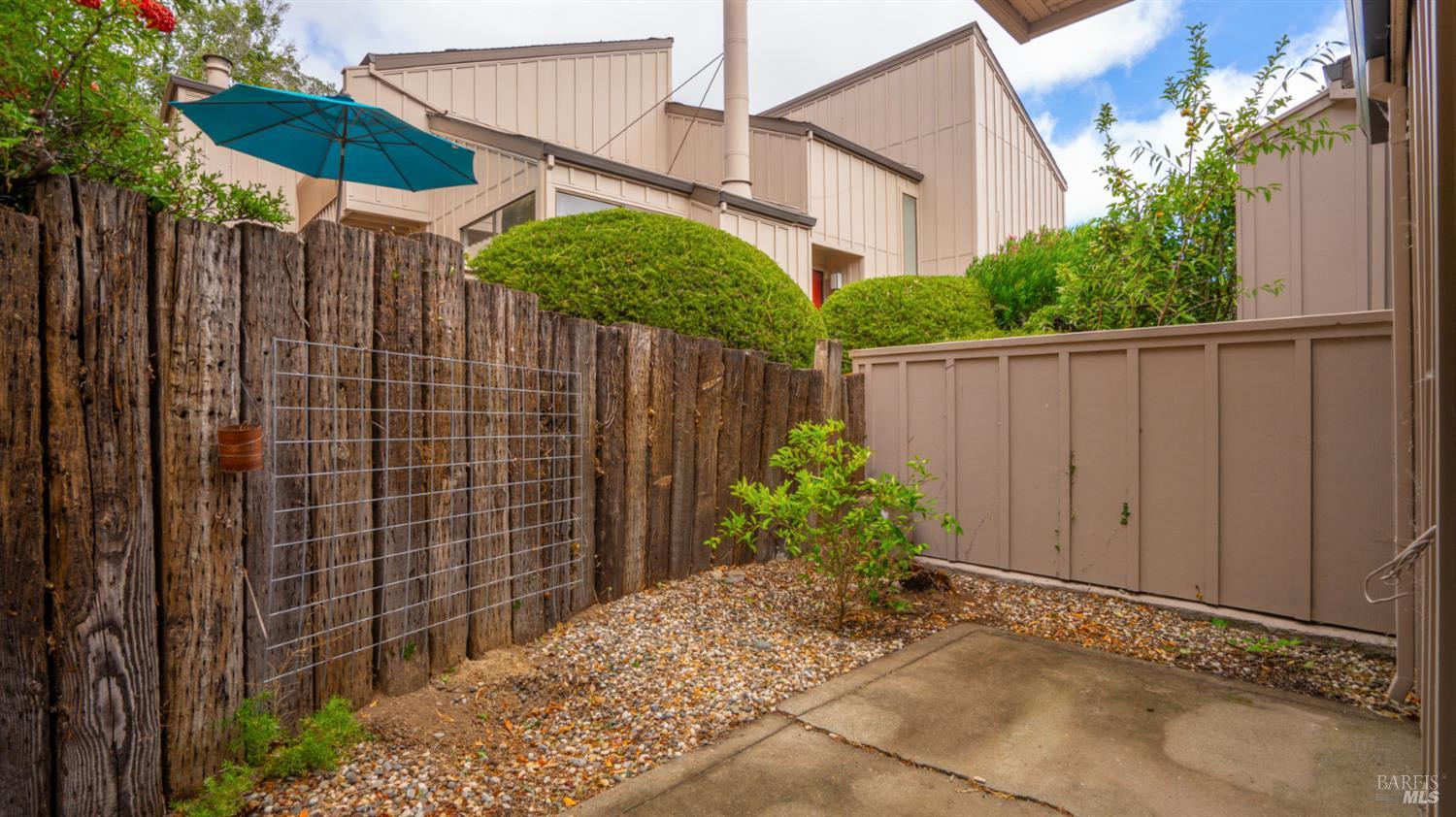Detail Gallery Image 12 of 30 For 19 Burdell Ct, Novato,  CA 94949 - 2 Beds | 1/1 Baths