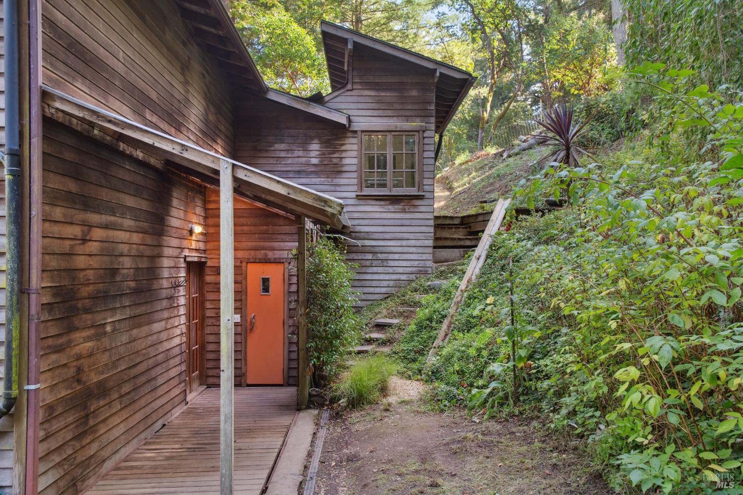 Detail Gallery Image 24 of 39 For 1 Tamarack Rd #B,  San Geronimo,  CA 94963 - 3 Beds | 2 Baths