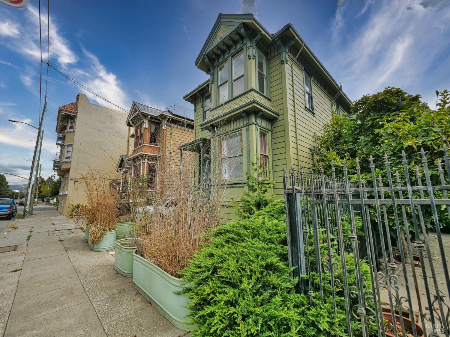 Detail Gallery Image 2 of 33 For 1014 Castro St, Oakland,  CA 94607 - – Beds | – Baths