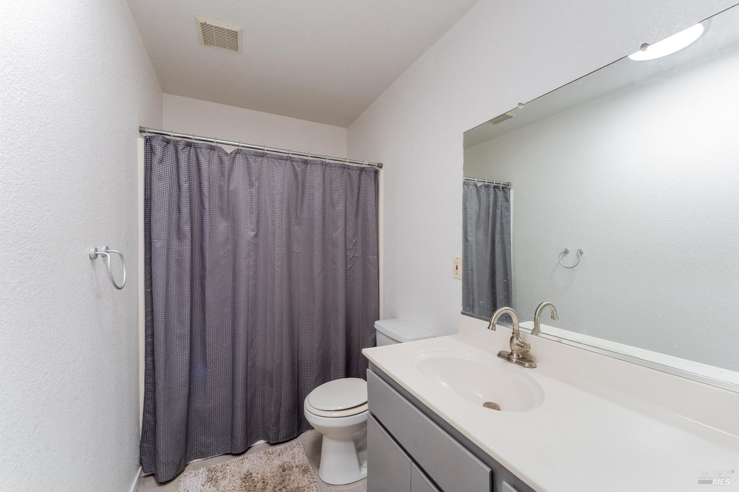 Detail Gallery Image 14 of 26 For 200 Island View Dr, Lakeport,  CA 95453 - 3 Beds | 2 Baths