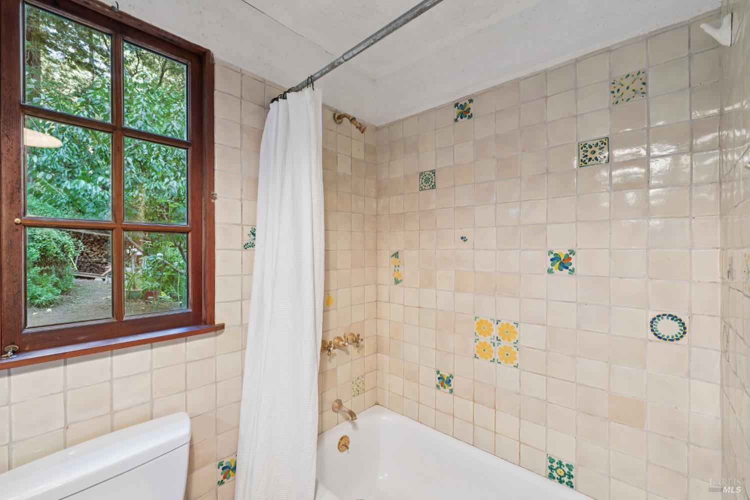 Detail Gallery Image 14 of 39 For 1 Tamarack Rd #B,  San Geronimo,  CA 94963 - 3 Beds | 2 Baths