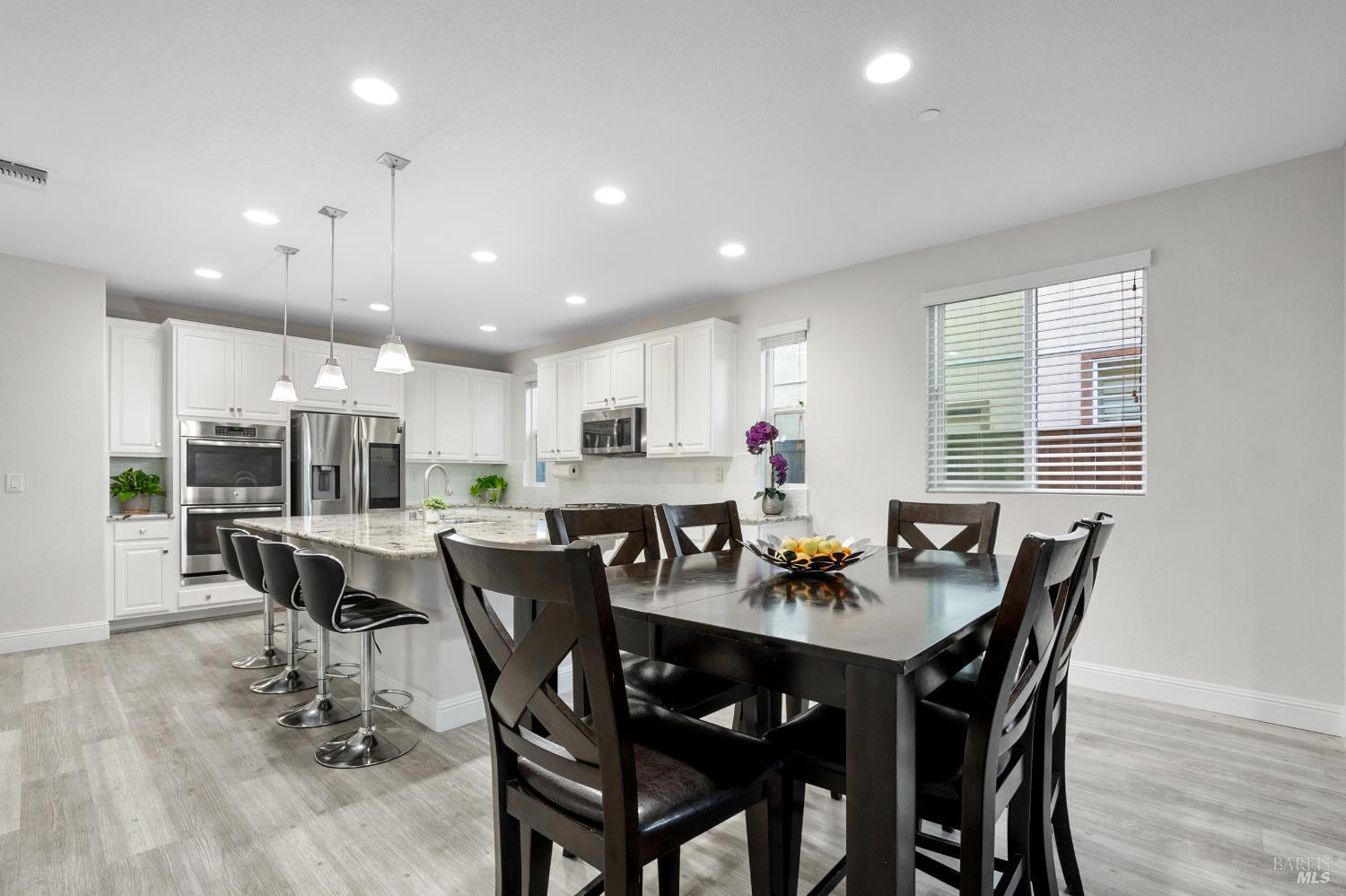 Detail Gallery Image 18 of 71 For 2437 Sanders Ln, Fairfield,  CA 94533 - 5 Beds | 4 Baths