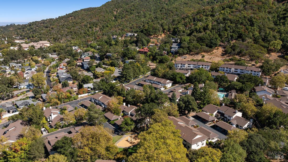 Detail Gallery Image 26 of 28 For 32 Picadilly Ct, San Rafael,  CA 94903 - 2 Beds | 2 Baths