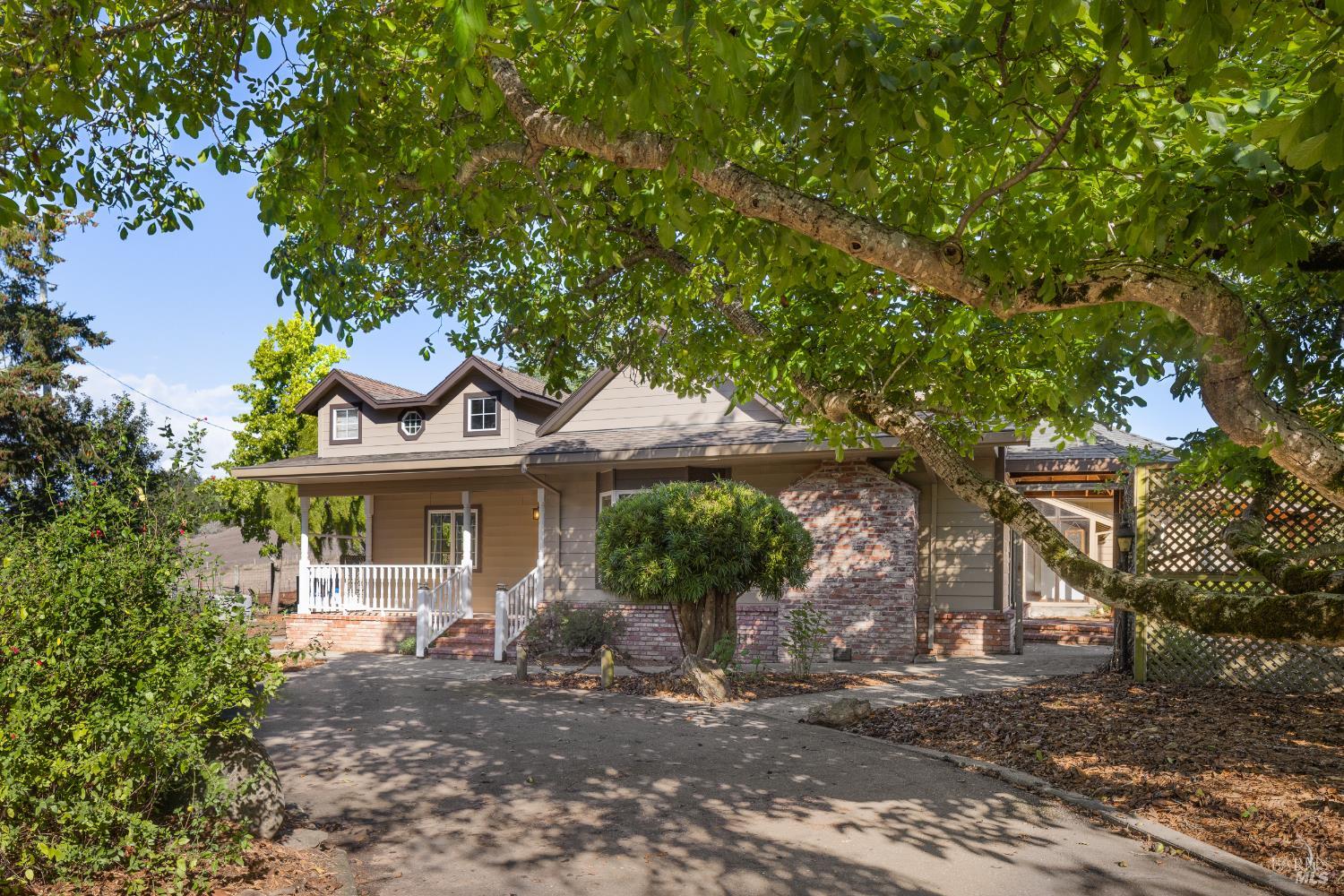 Detail Gallery Image 3 of 61 For 13881 Bodega Hwy, Sebastopol,  CA 95472 - 3 Beds | 3 Baths