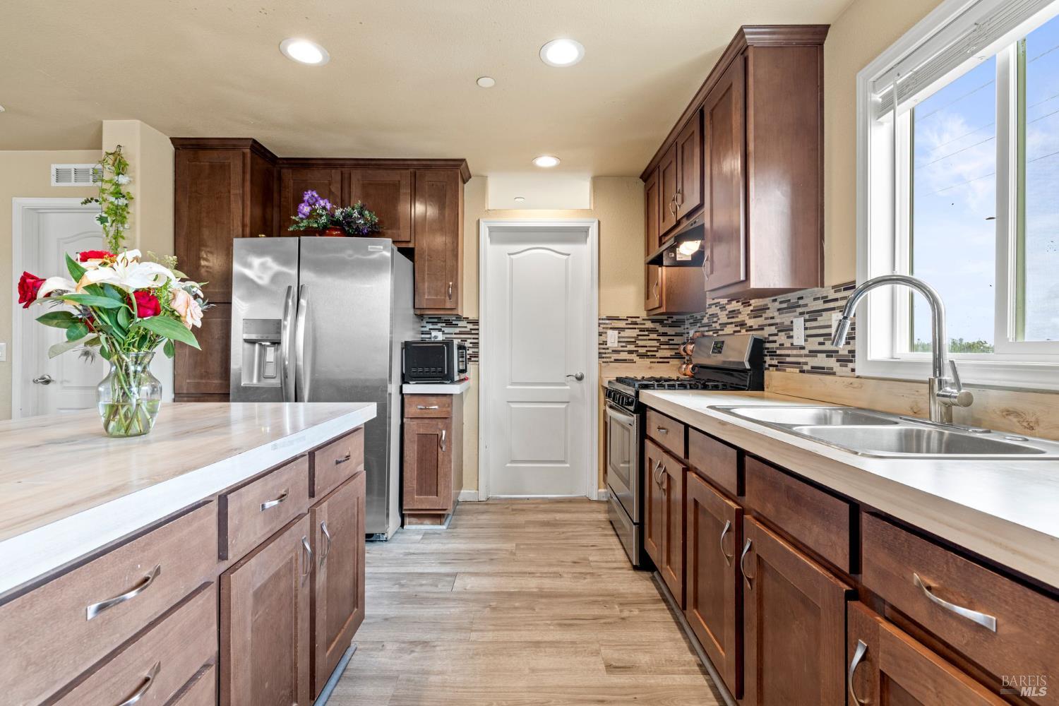 Detail Gallery Image 14 of 56 For 4203 Independence Ln, Vacaville,  CA 95688 - 3 Beds | 2 Baths
