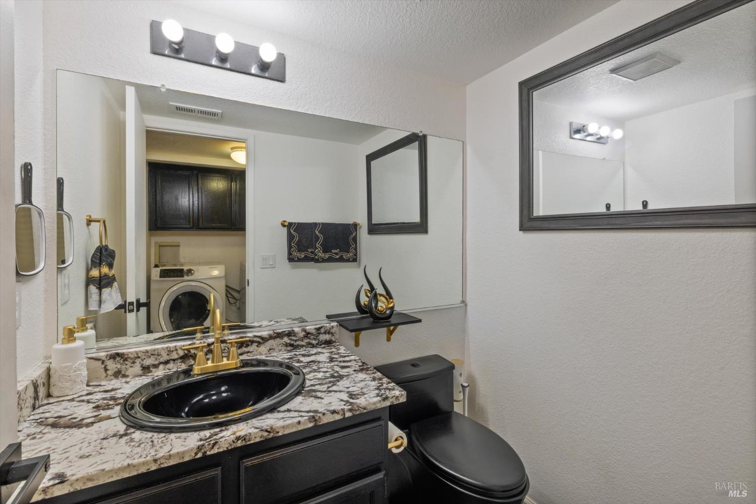 Detail Gallery Image 16 of 31 For 191 Cimarron Dr, Vallejo,  CA 94589 - 3 Beds | 2/1 Baths