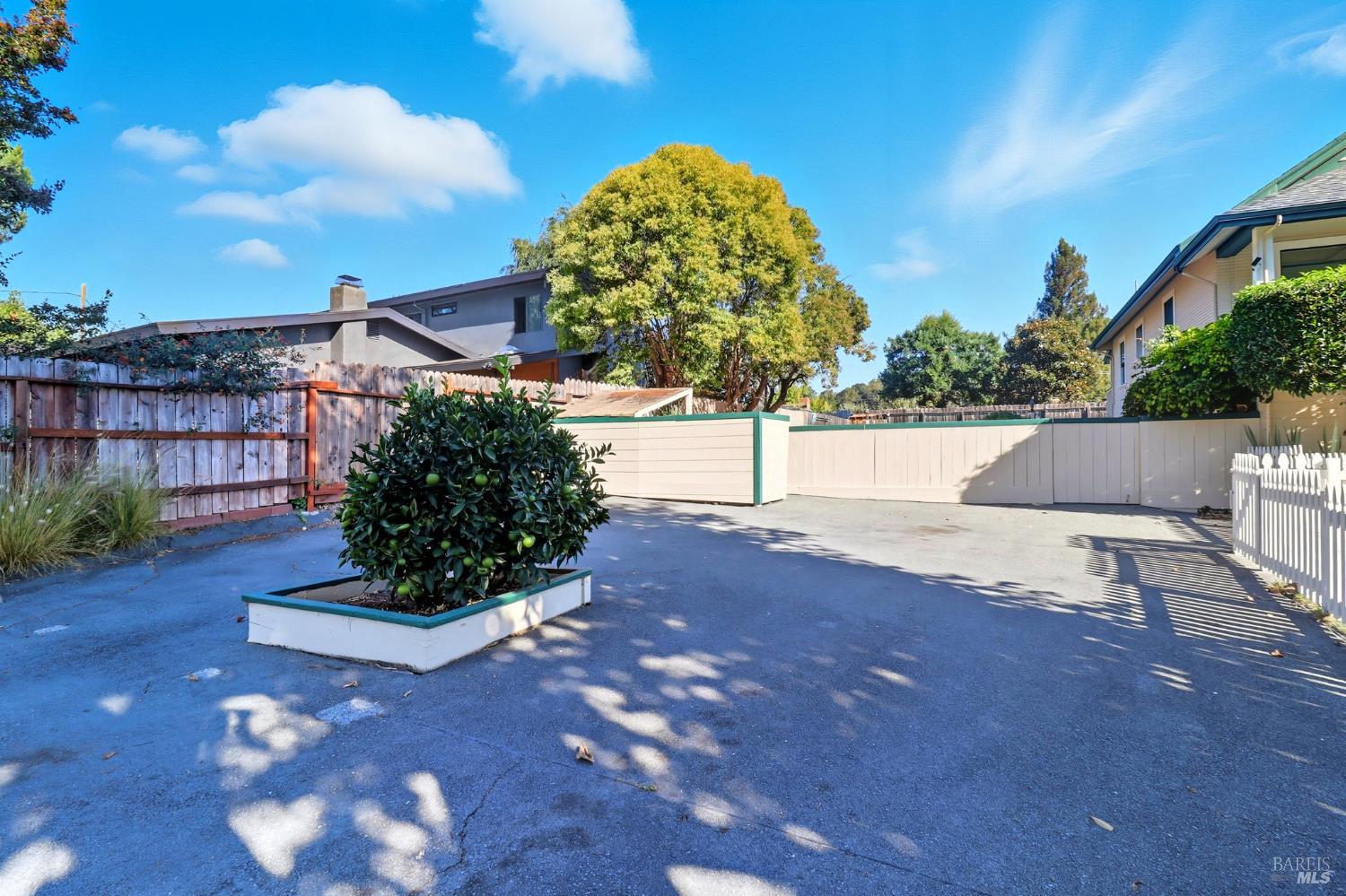 Detail Gallery Image 39 of 40 For 2094 Center Rd, Novato,  CA 94947 - 4 Beds | 2 Baths