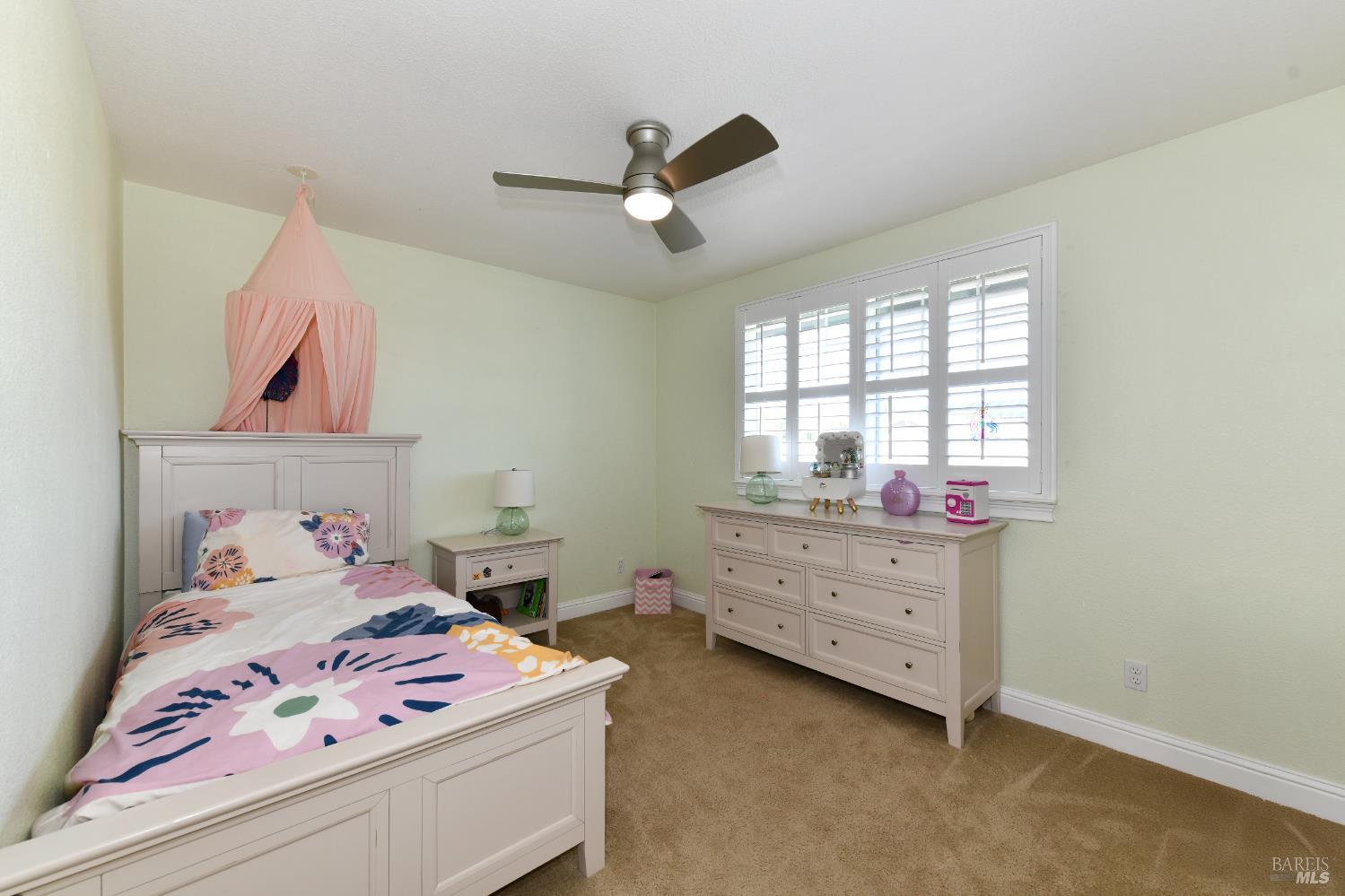 Detail Gallery Image 23 of 36 For 1185 Rochioli Dr, Windsor,  CA 95492 - 4 Beds | 2/1 Baths