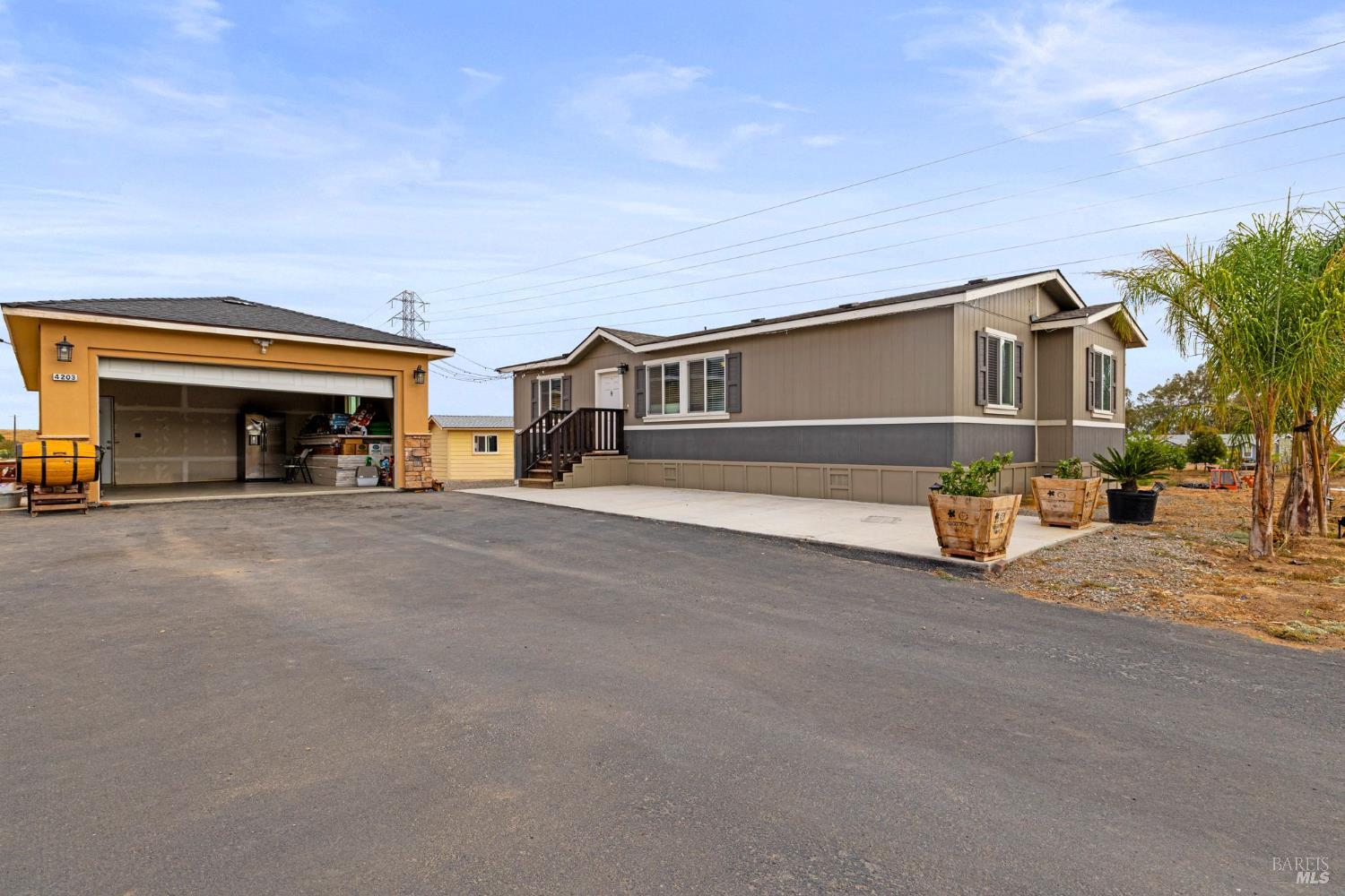 Detail Gallery Image 3 of 56 For 4203 Independence Ln, Vacaville,  CA 95688 - 3 Beds | 2 Baths