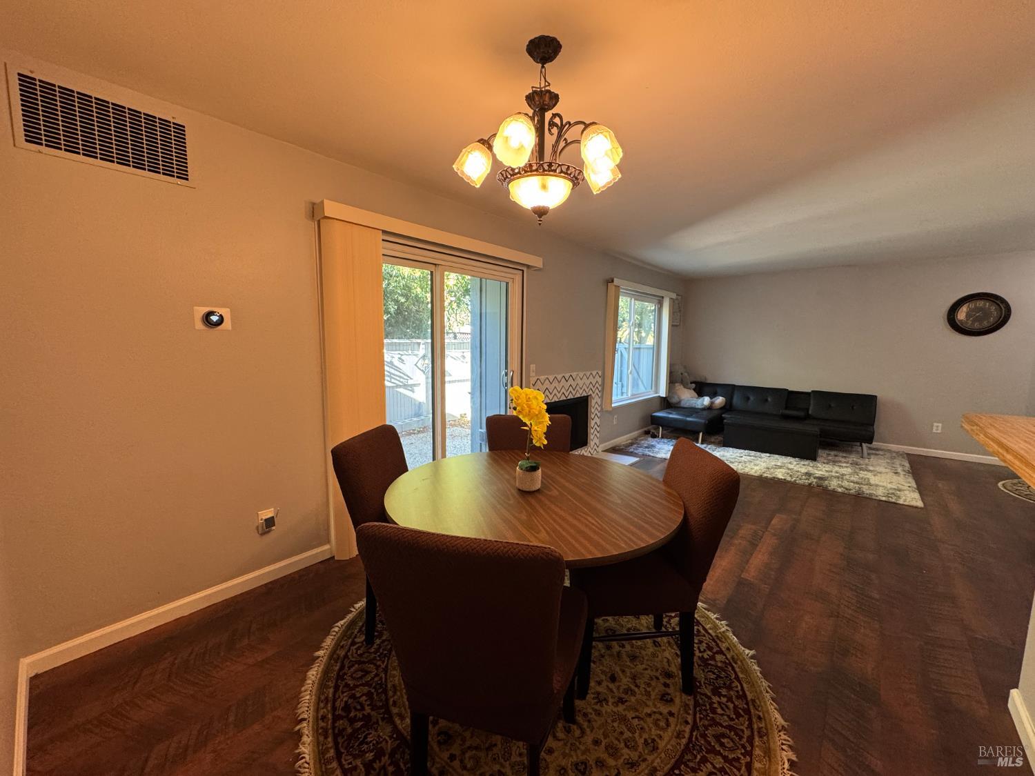 Detail Gallery Image 24 of 65 For 58 Scottsdale Way, Novato,  CA 94945 - 2 Beds | 1/1 Baths