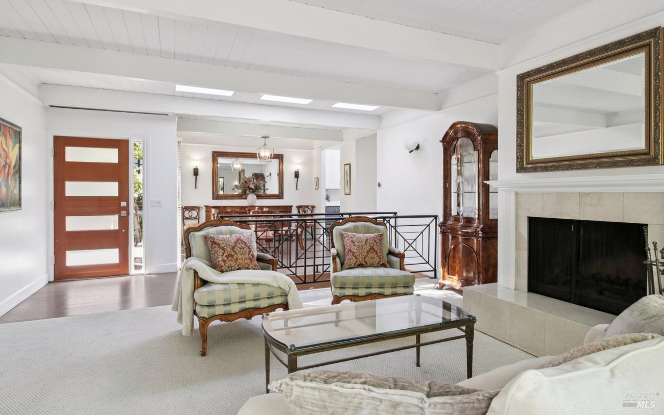 Detail Gallery Image 9 of 20 For 60 Crest Ave, San Anselmo,  CA 94960 - 3 Beds | 2/1 Baths