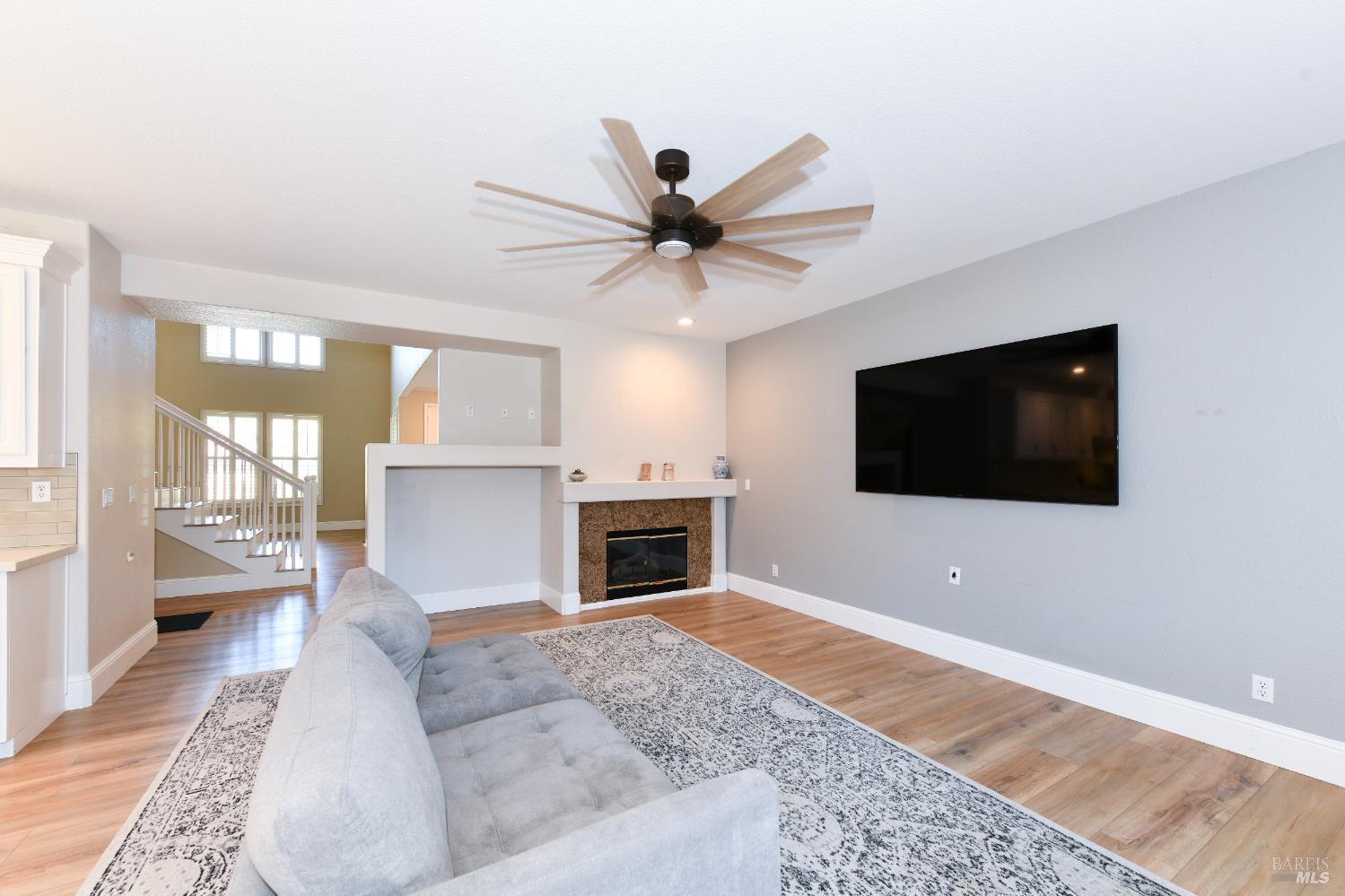 Detail Gallery Image 11 of 36 For 1185 Rochioli Dr, Windsor,  CA 95492 - 4 Beds | 2/1 Baths