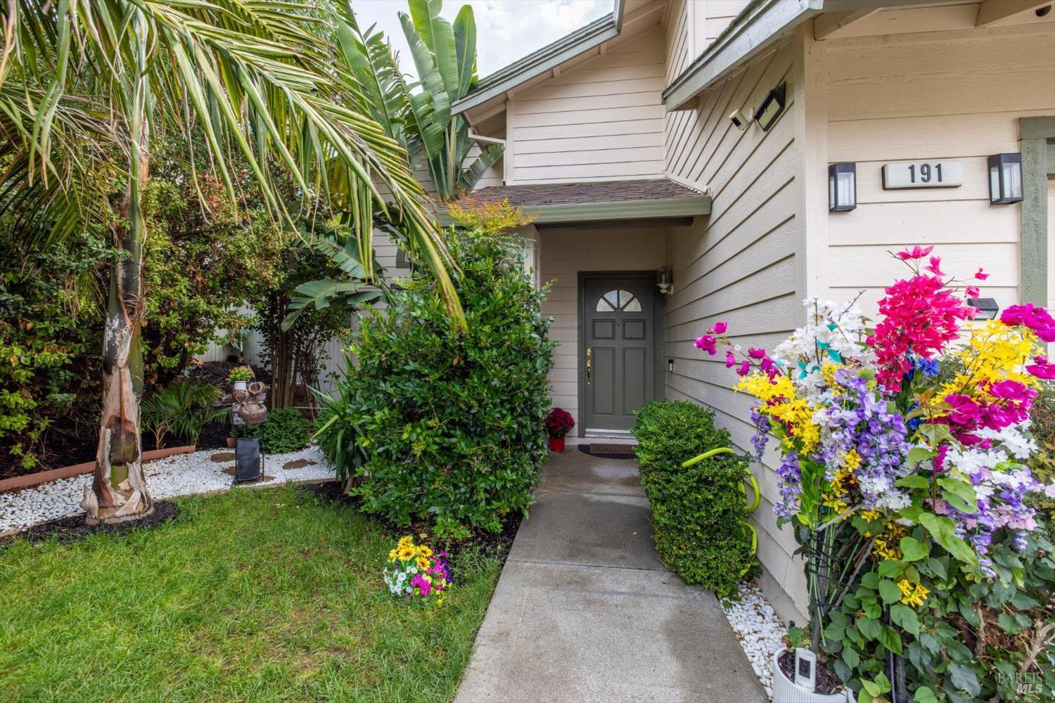 Detail Gallery Image 5 of 31 For 191 Cimarron Dr, Vallejo,  CA 94589 - 3 Beds | 2/1 Baths