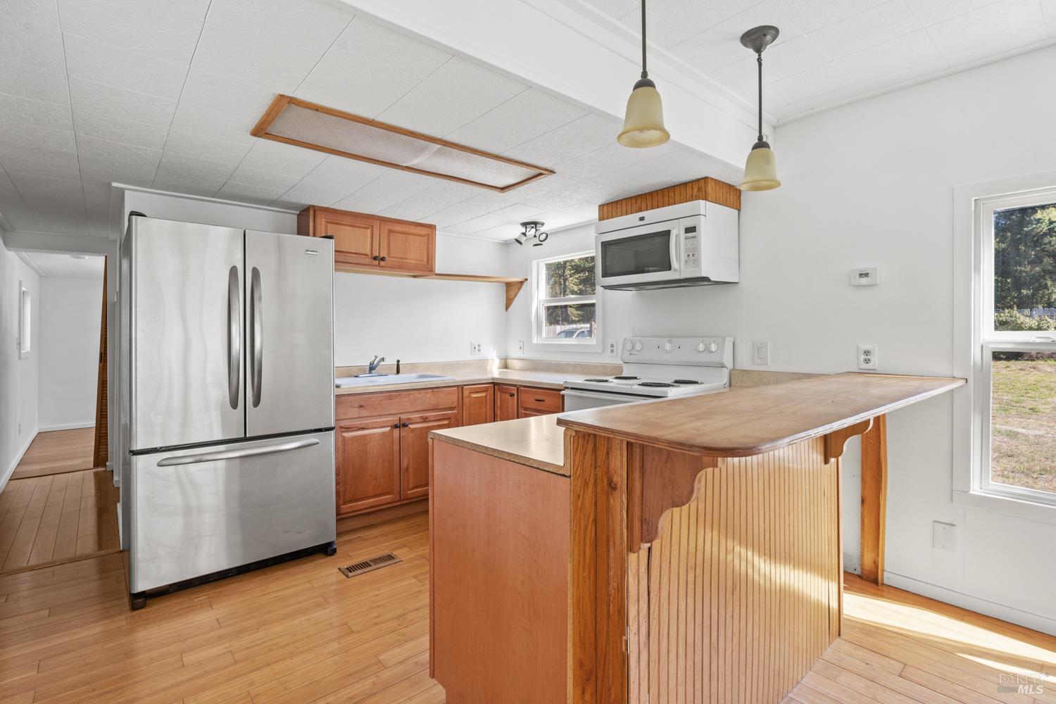 Detail Gallery Image 4 of 25 For 16700 Mitchell Creek Dr, Fort Bragg,  CA 95437 - 2 Beds | 1 Baths