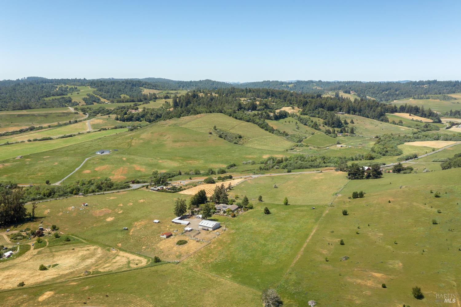 Detail Gallery Image 9 of 61 For 13881 Bodega Hwy, Sebastopol,  CA 95472 - 3 Beds | 3 Baths