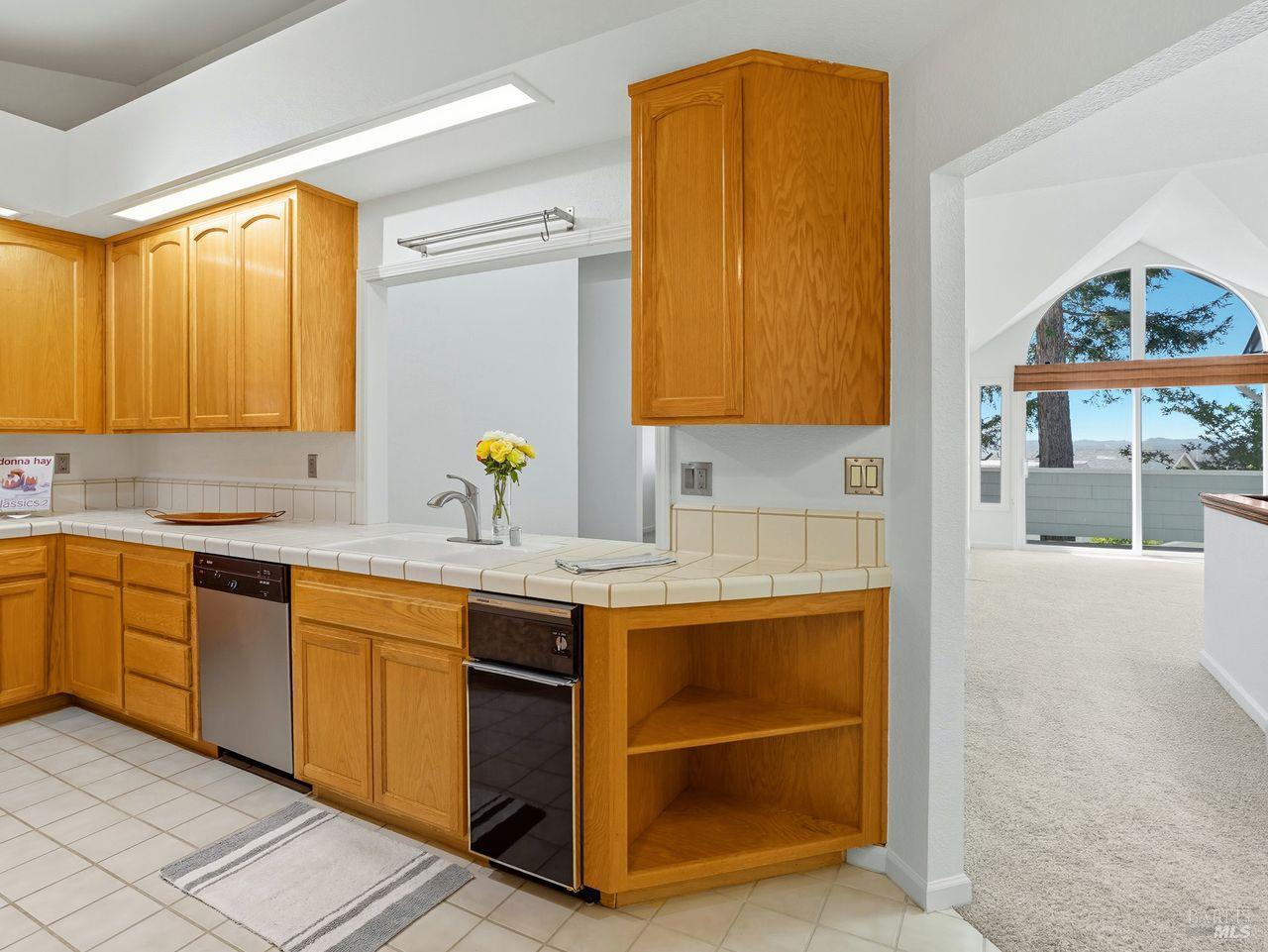 Detail Gallery Image 10 of 46 For 2131 Stonefield Ln, Santa Rosa,  CA 95403 - 2 Beds | 2/1 Baths