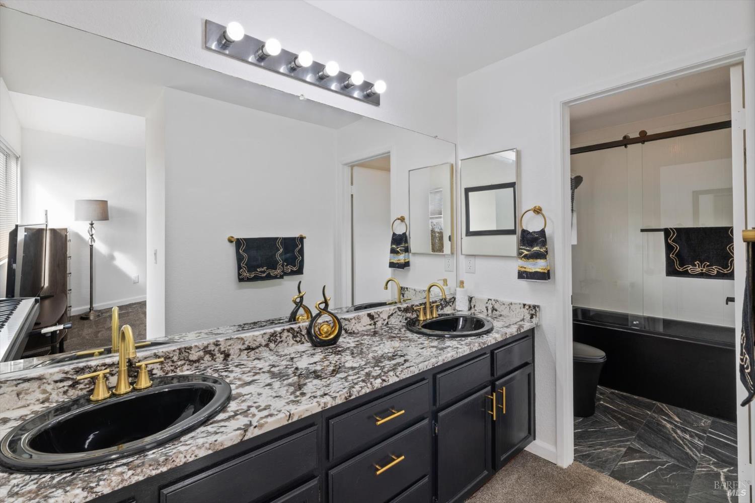 Detail Gallery Image 20 of 31 For 191 Cimarron Dr, Vallejo,  CA 94589 - 3 Beds | 2/1 Baths