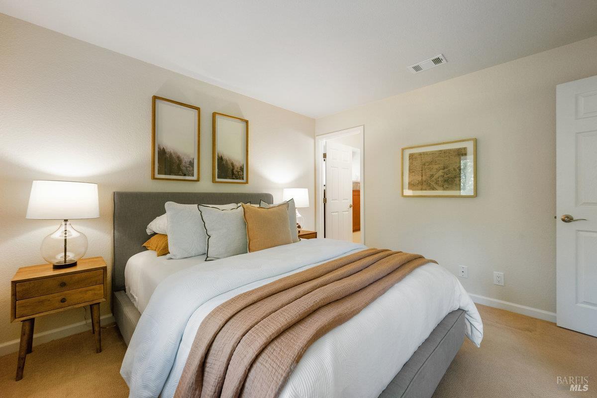 Detail Gallery Image 11 of 28 For 32 Picadilly Ct, San Rafael,  CA 94903 - 2 Beds | 2 Baths