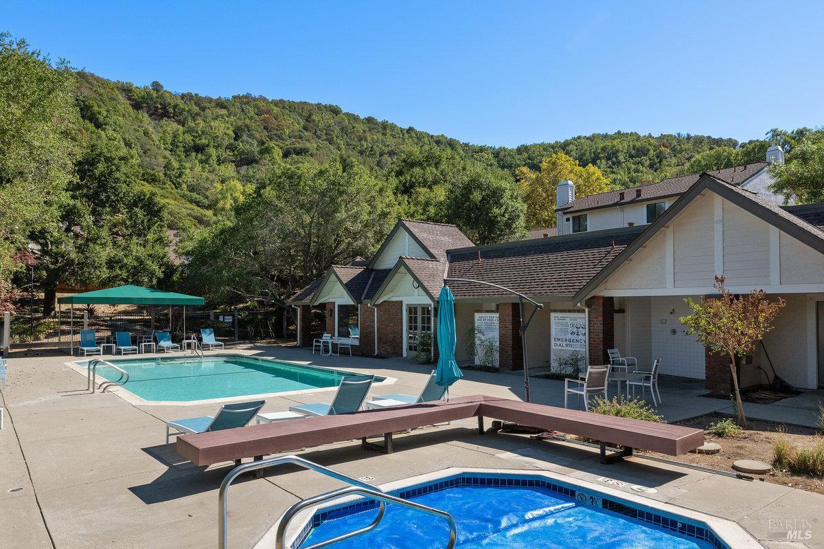 Detail Gallery Image 23 of 28 For 32 Picadilly Ct, San Rafael,  CA 94903 - 2 Beds | 2 Baths