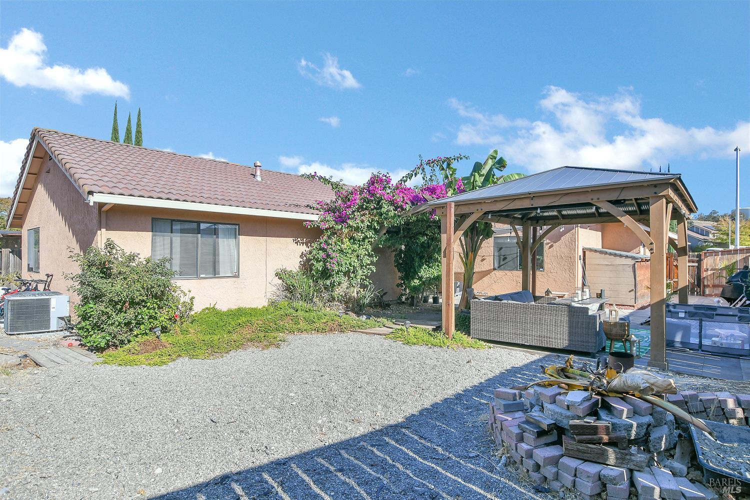 Detail Gallery Image 16 of 20 For 2705 Asilomar Dr, Antioch,  CA 94531 - 3 Beds | 2 Baths