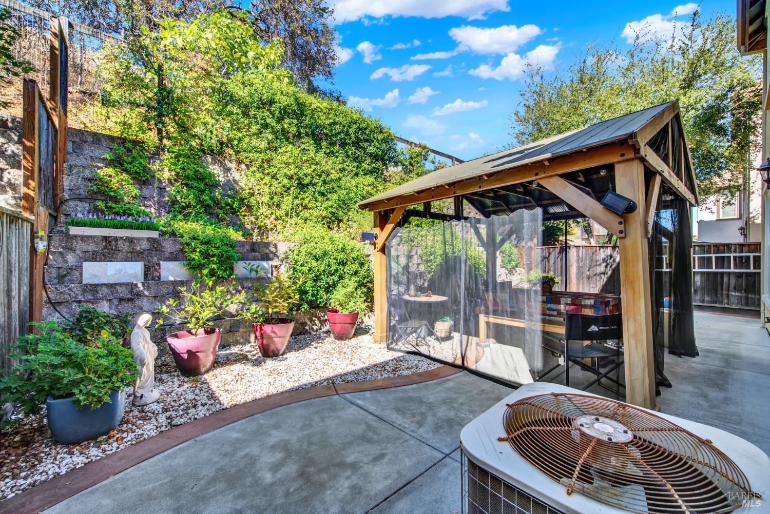 Detail Gallery Image 45 of 51 For 571 Citrine Cir, Fairfield,  CA 94534 - 3 Beds | 2/1 Baths