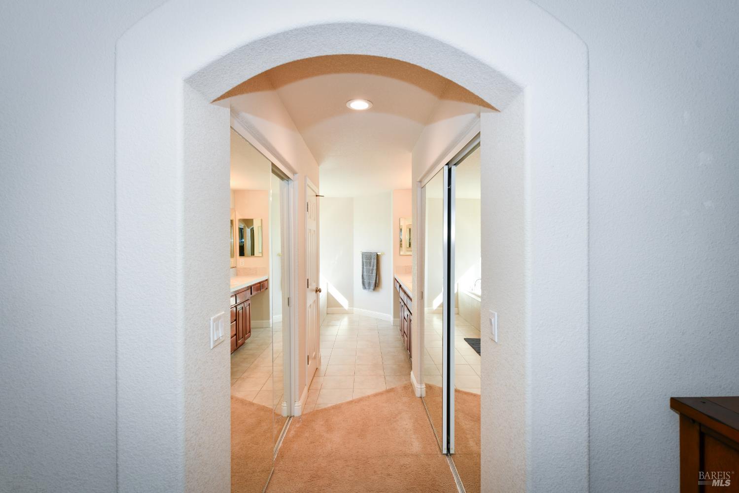 Detail Gallery Image 18 of 36 For 1185 Rochioli Dr, Windsor,  CA 95492 - 4 Beds | 2/1 Baths