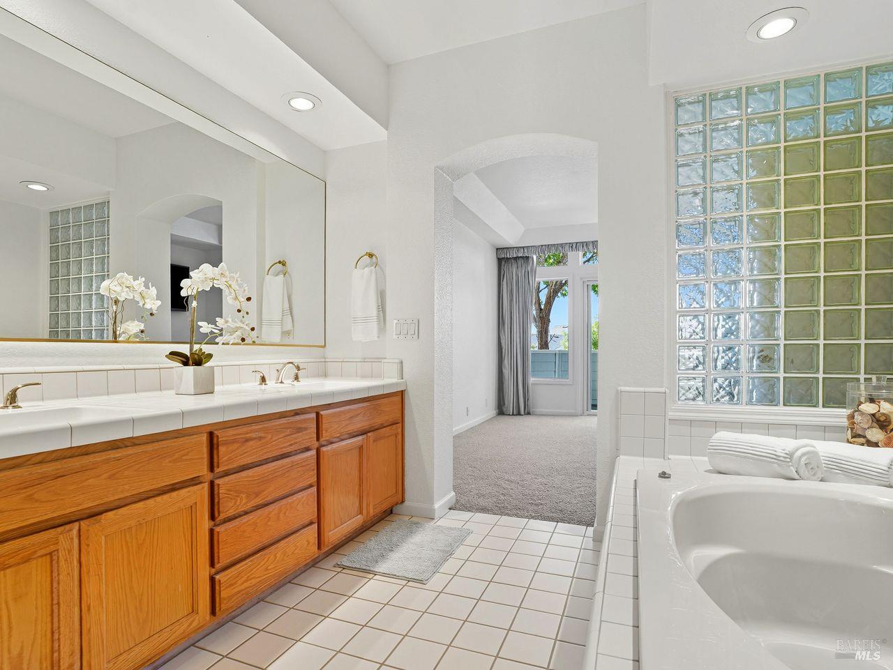 Detail Gallery Image 36 of 46 For 2131 Stonefield Ln, Santa Rosa,  CA 95403 - 2 Beds | 2/1 Baths