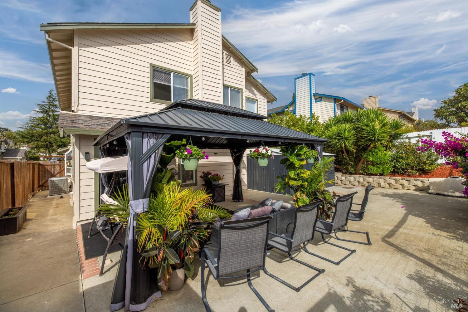 Detail Gallery Image 28 of 31 For 191 Cimarron Dr, Vallejo,  CA 94589 - 3 Beds | 2/1 Baths