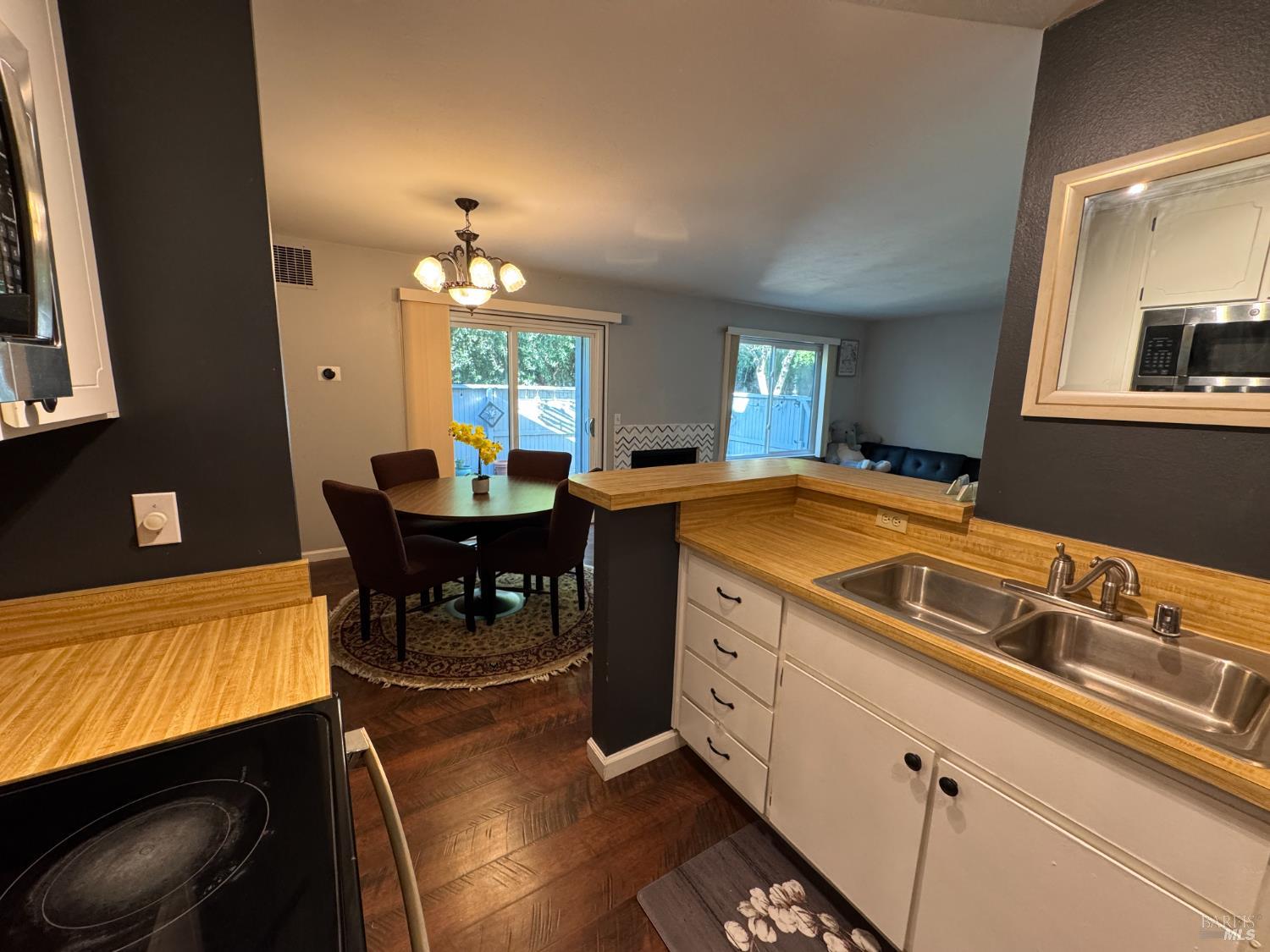 Detail Gallery Image 19 of 65 For 58 Scottsdale Way, Novato,  CA 94945 - 2 Beds | 1/1 Baths