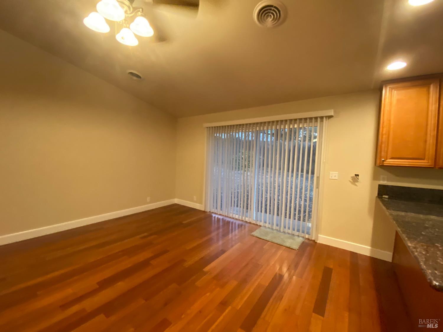 Detail Gallery Image 5 of 19 For 10178 El Dorado Way, Kelseyville,  CA 95451 - 3 Beds | 2 Baths