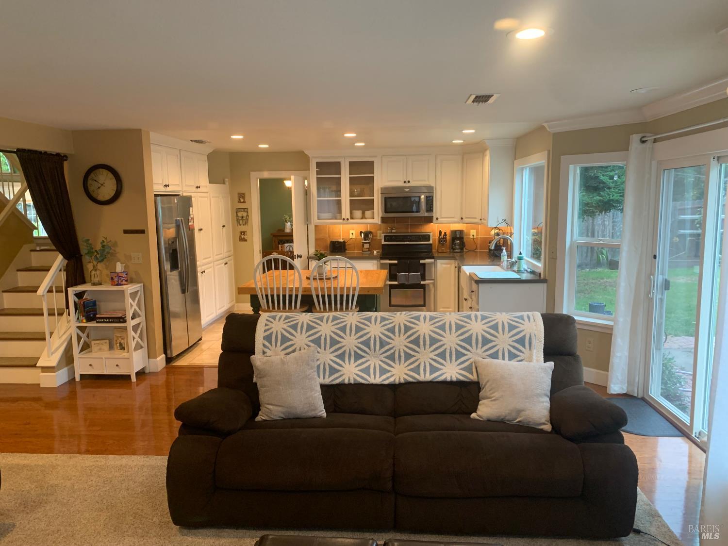 Detail Gallery Image 9 of 22 For 240 Newbury Way, American Canyon,  CA 94503 - 4 Beds | 3 Baths