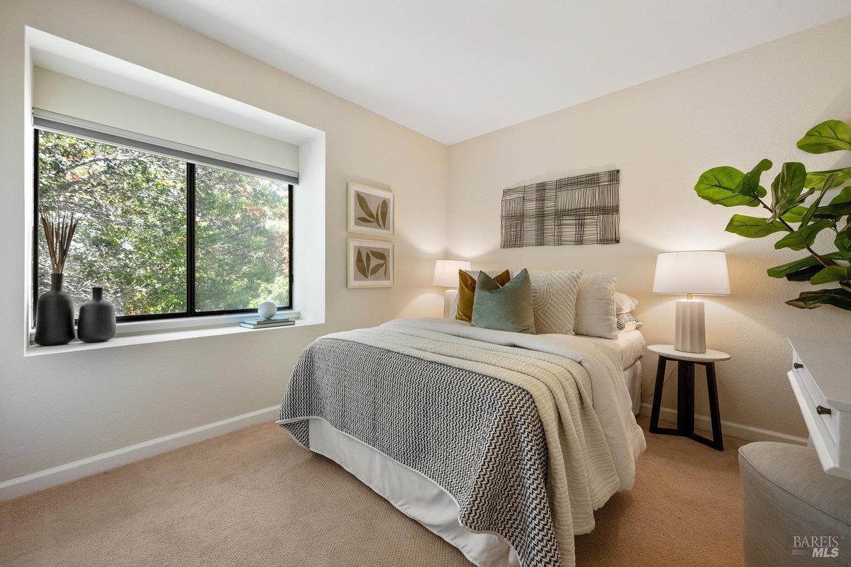 Detail Gallery Image 13 of 28 For 32 Picadilly Ct, San Rafael,  CA 94903 - 2 Beds | 2 Baths