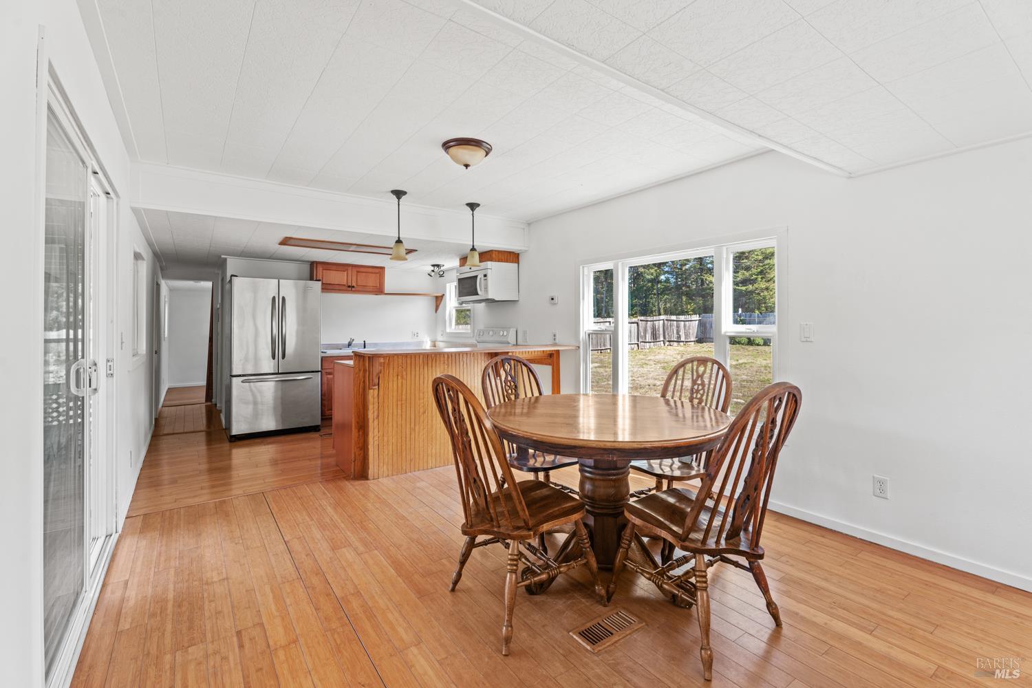 Detail Gallery Image 8 of 25 For 16700 Mitchell Creek Dr, Fort Bragg,  CA 95437 - 2 Beds | 1 Baths