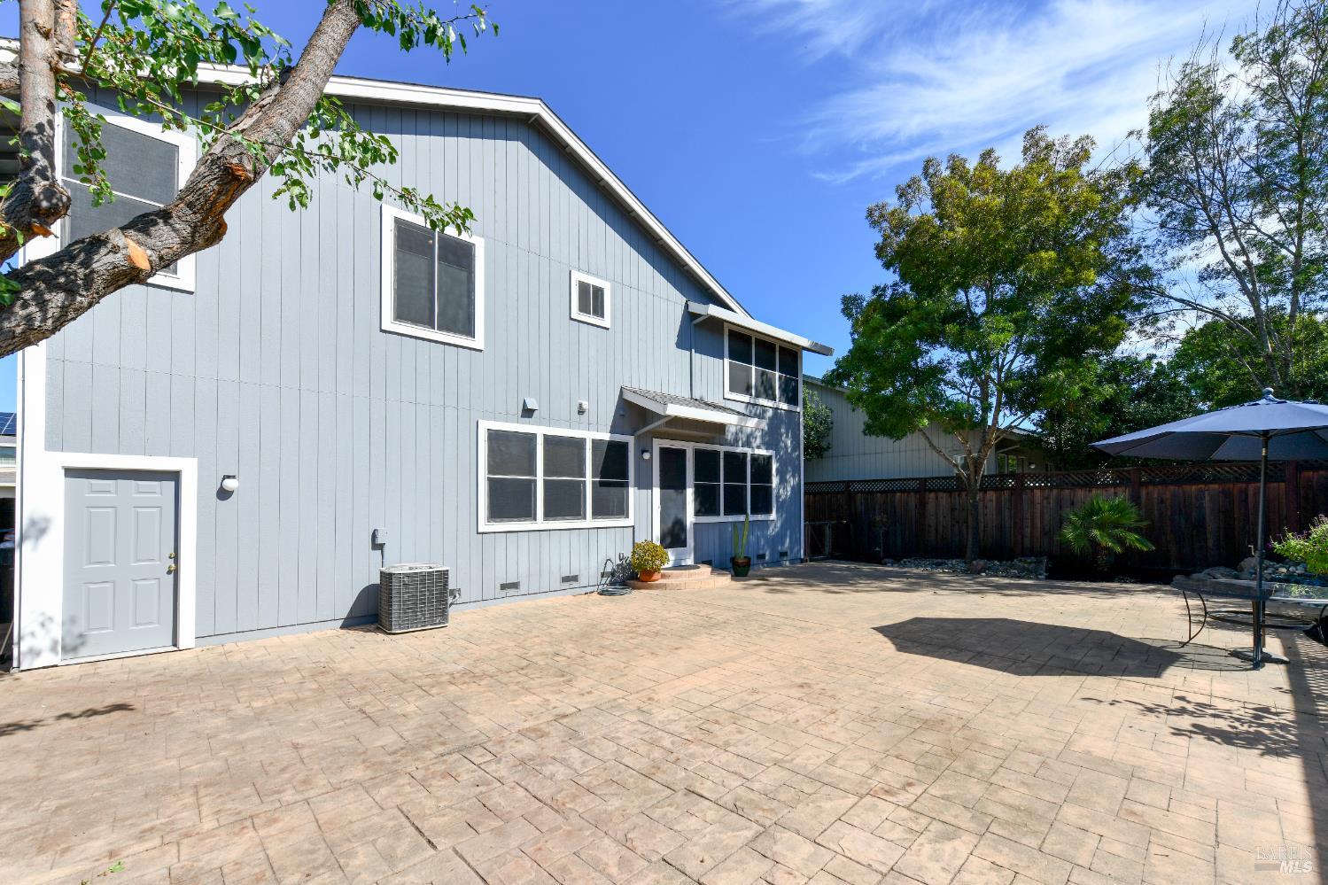 Detail Gallery Image 33 of 36 For 1185 Rochioli Dr, Windsor,  CA 95492 - 4 Beds | 2/1 Baths